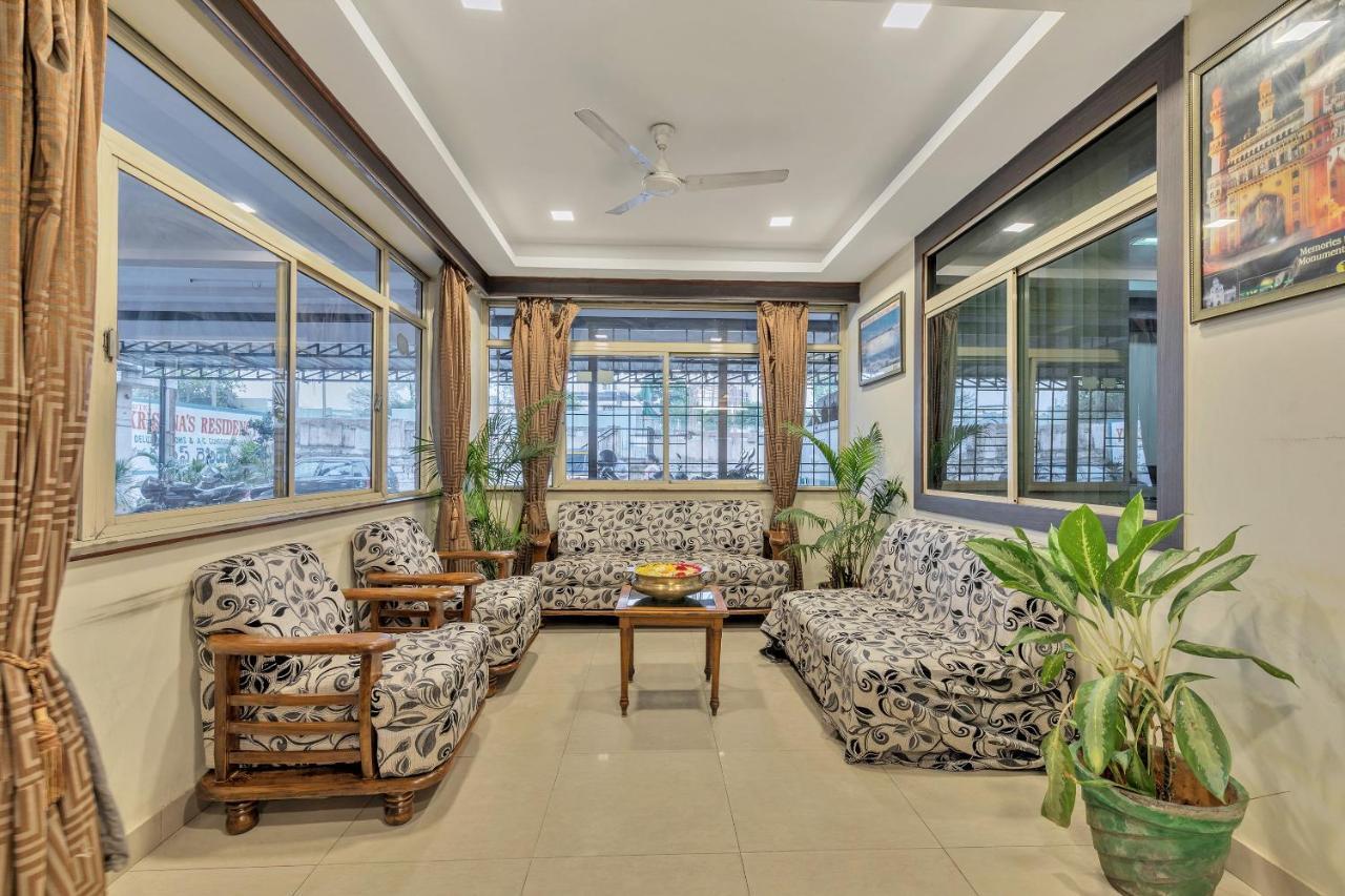 Oyo 11428 Hotel Krishna'S Residency Hyderabad Exterior foto