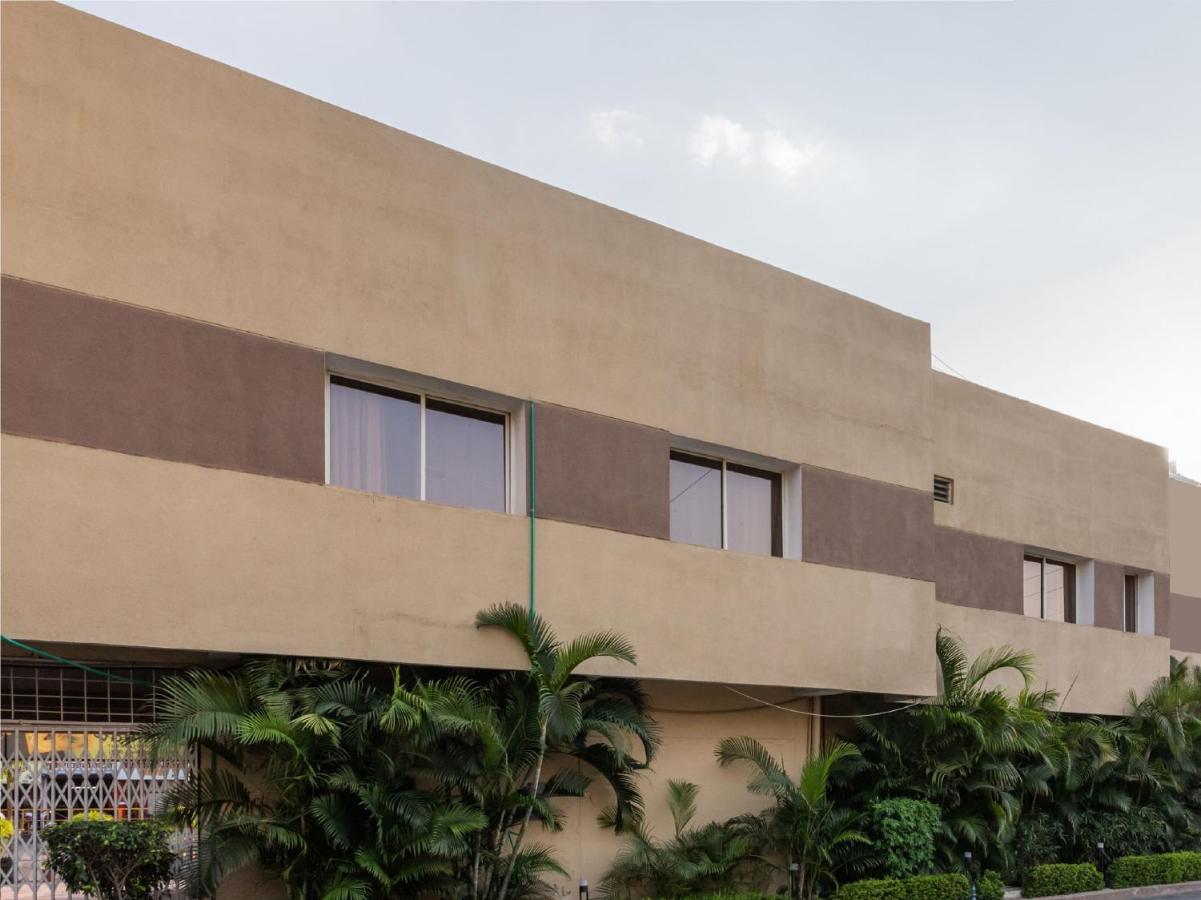 Oyo 11428 Hotel Krishna'S Residency Hyderabad Exterior foto